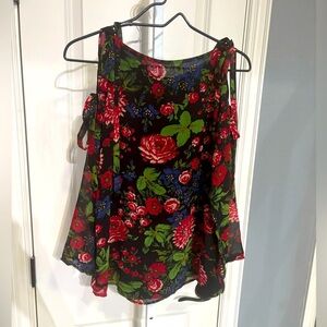 Carmen Marc Valvo Cold Shoulder Shirt Size Small